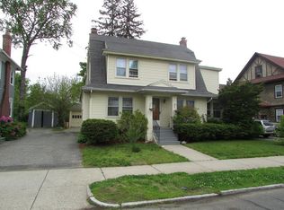 15 Daviston St, Springfield, MA 01108