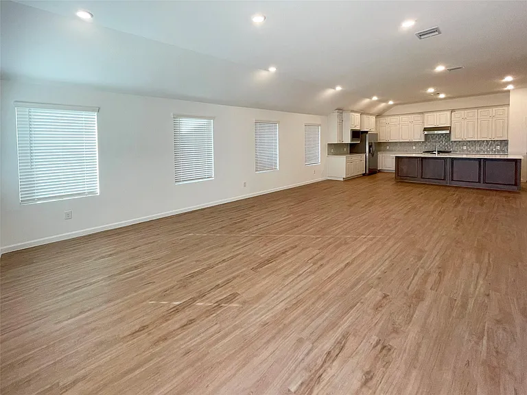 30327 Centipede Grove Ln — Photo 4