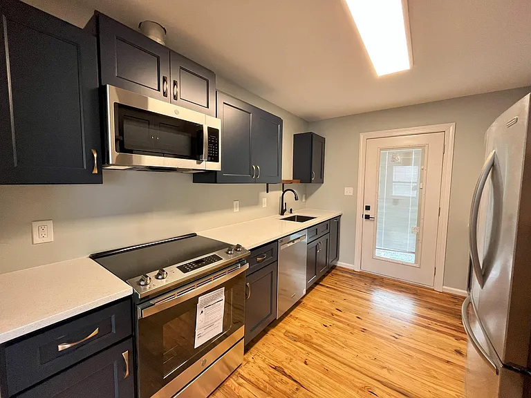 103 E Club Blvd — Photo 2