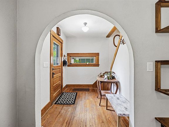 4th image of 523 Rundell St