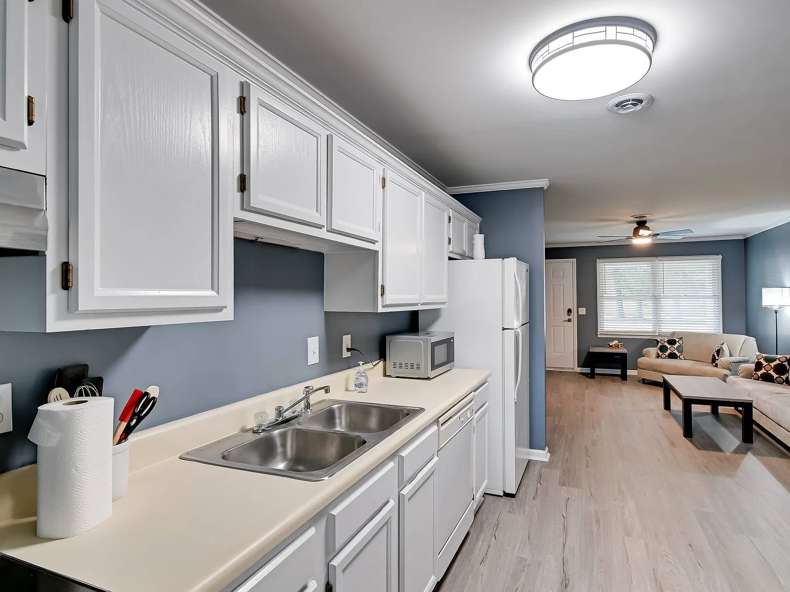 2 bed, 1000 sqft, $1,400 — Photo 4