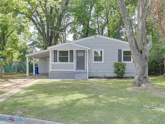 2nd image of 1014 Russell Ct E