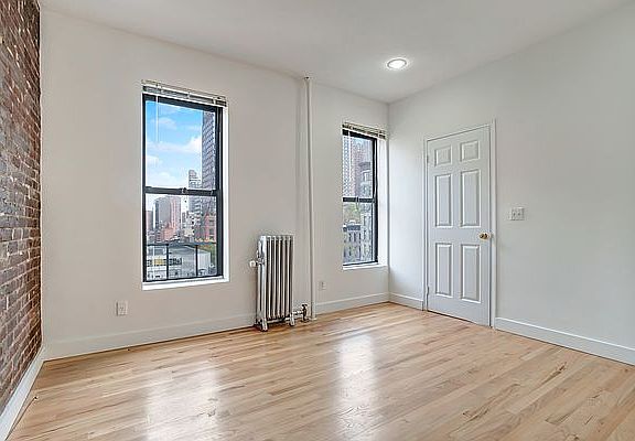 2nd image of 1476 Lexington Ave APT 4A