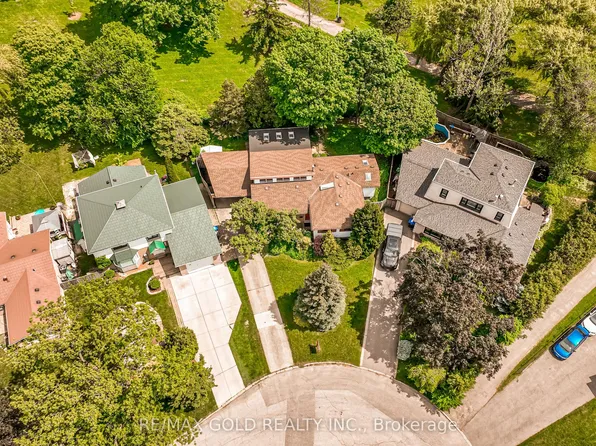 16 Donalda Pl, Brampton, ON L6T 1S4