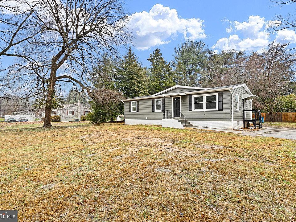 1st image of 136 State Line Rd #A