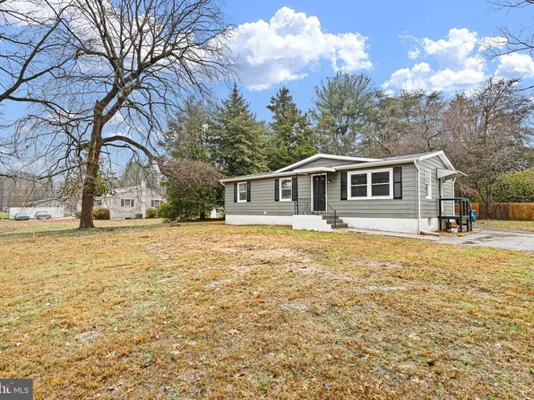 136 State Line Rd #A, Wilmington, DE 19803