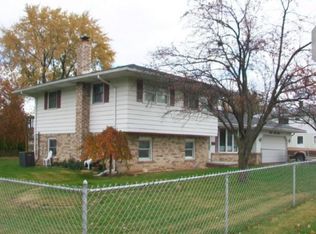 324 Dillrose Dr, Northwood, OH 43619