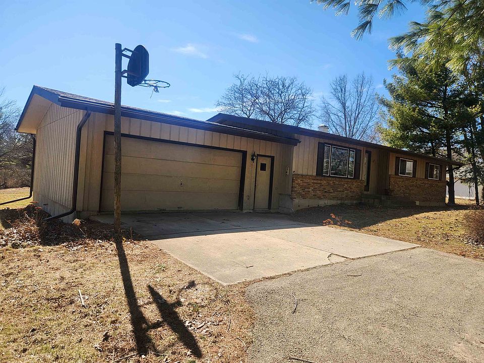 2nd image of 317 E Pine Ln