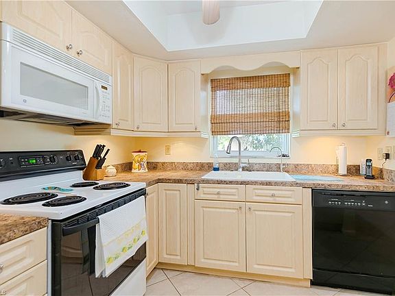 4th image of 27601 Arroyal Rd APT 121