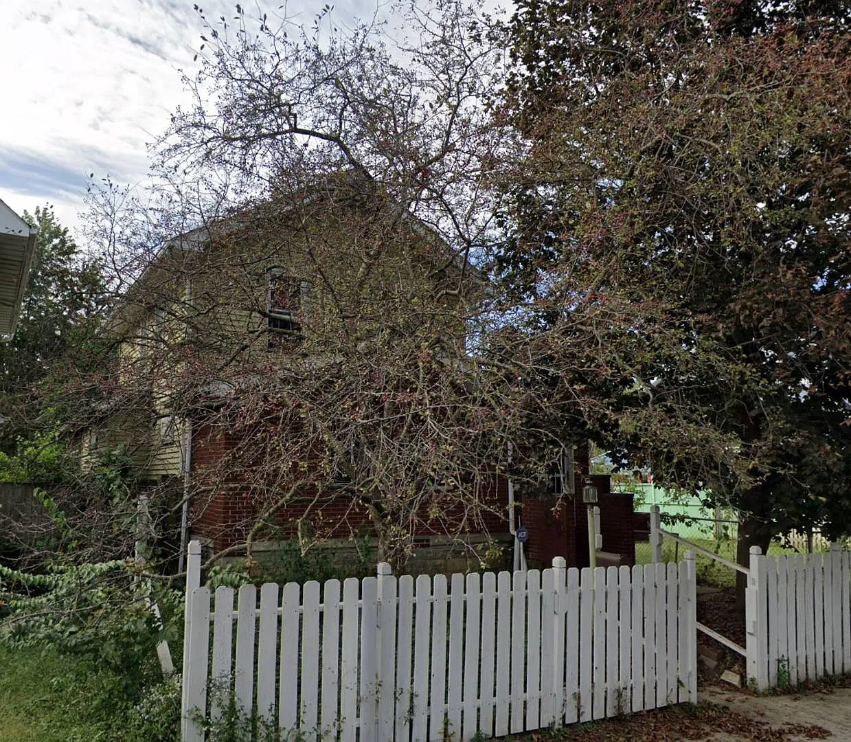 611 Southwood Ave photo 1