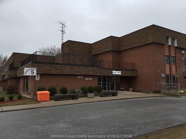 1st image of 6555 Thornberry Cres