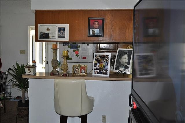 2nd image of 1702 Blake Dr