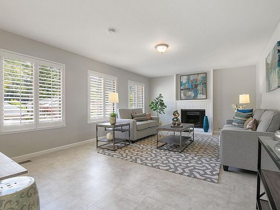 3rd image of 1247 Rainier Ave