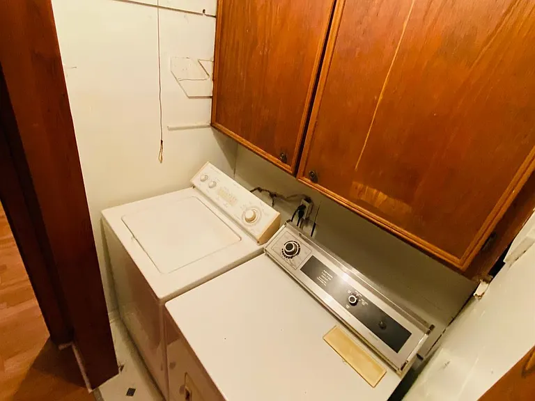 365 E Irby St — Photo 19