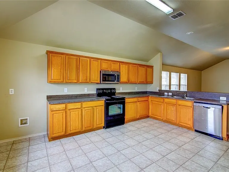 8513 Prairie Wind Trl — Photo 9