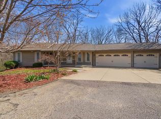 1214 N Briar Ridge Ct, East Peoria, IL