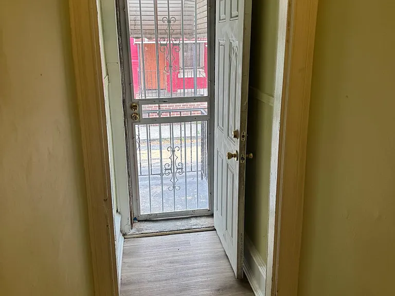 2445 N Bancroft St — Photo 2