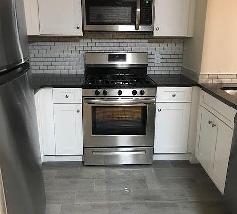 2nd image of 749 S 2nd St Rear 1R