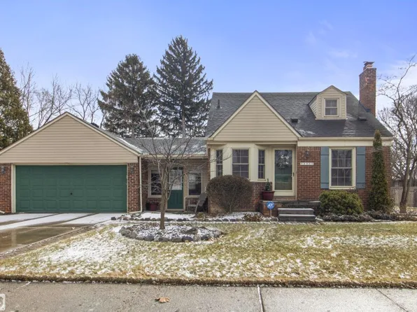 22300 Marine Ave, Eastpointe, MI 48021