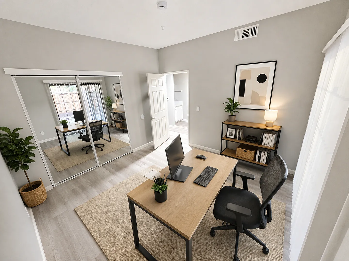 Meridian Apartments — Photo 4