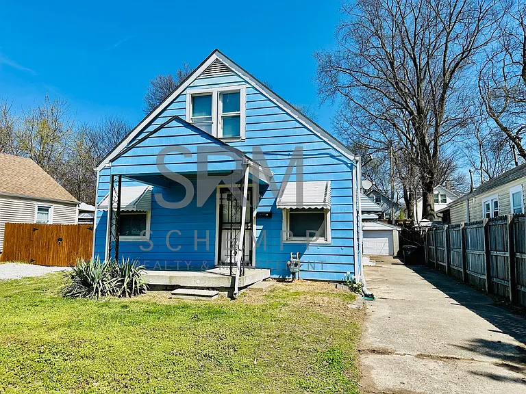1147 Lincoln Ave — Photo 2