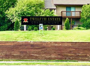 30042 W Twelve Mile Rd Unit 55, Farmington, MI 48334