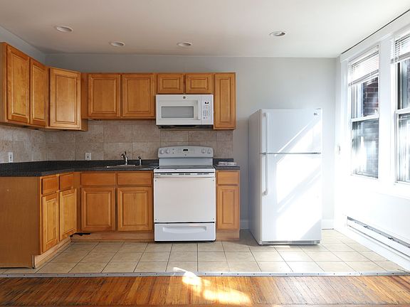 2nd image of 6641 Ogontz Ave #2F
