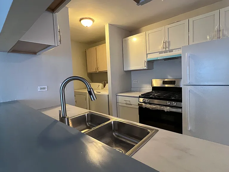 461 James Ct #B — Photo 5