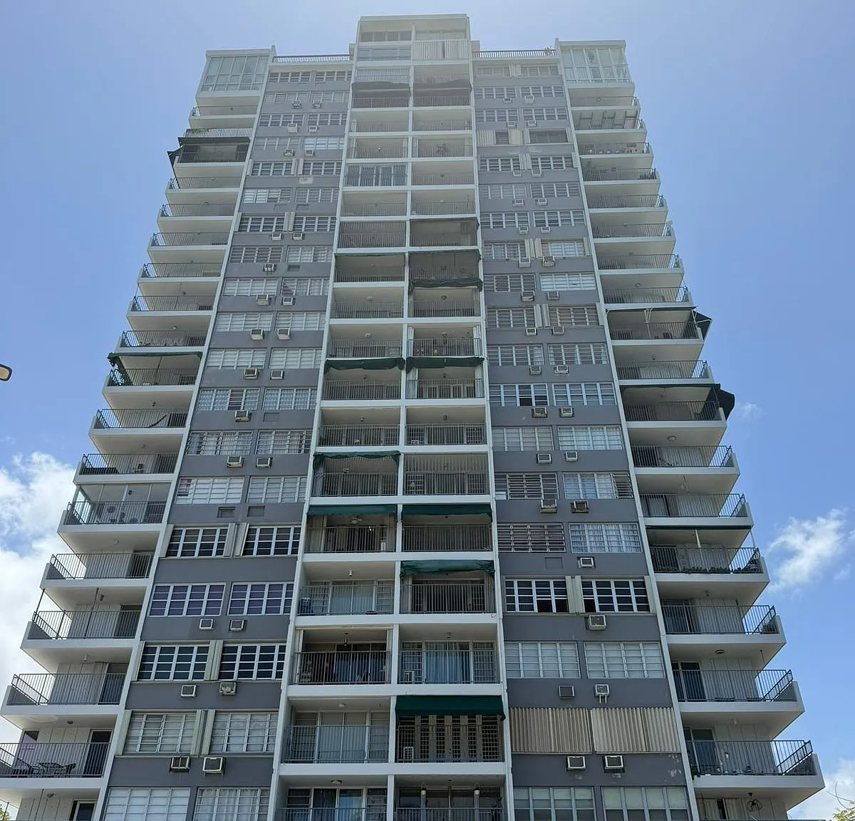 Iberia I (Condominio) — Photo 2