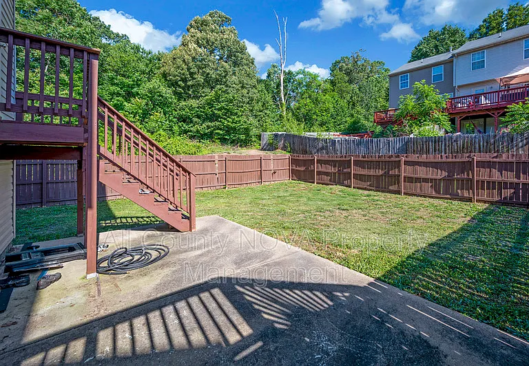 610 Kensington Dr — Photo 35