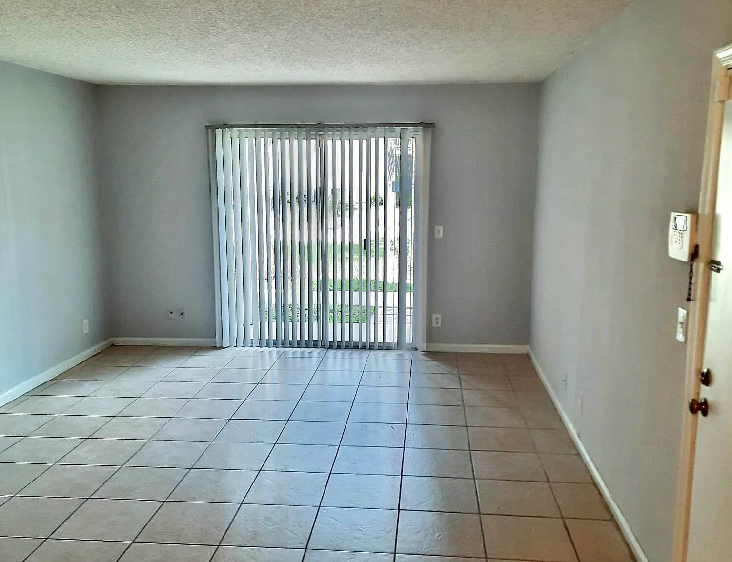 2 bed, 2.0 bath, 924 sqft, $1,850 — Photo 3