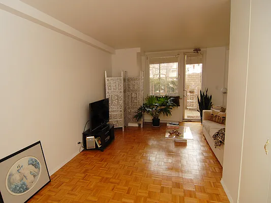 Rented by Sotheby's International Realty | media 1