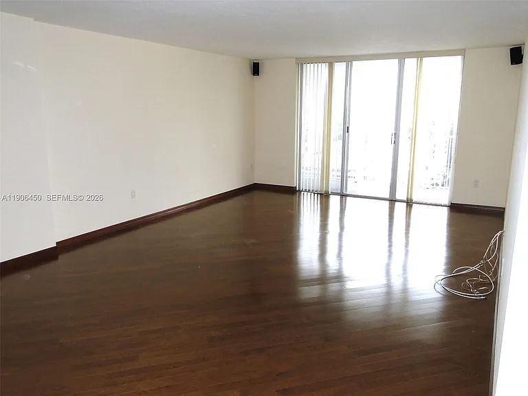 2801 NE 183rd St #1411W — Photo 4