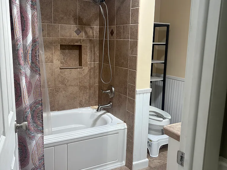 1317 Lancaster St — Photo 18