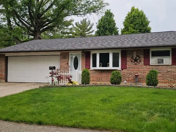 221 Mills Pl, New Lebanon, OH 45345