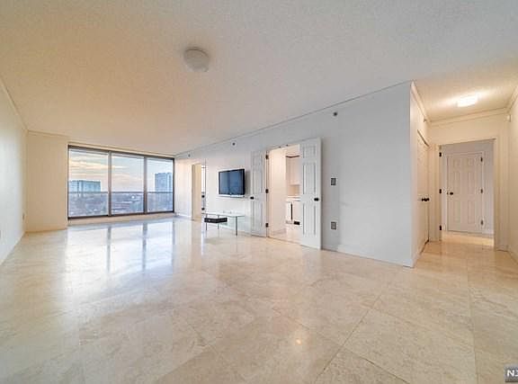 4th image of 900 Palisade Ave APT 11B