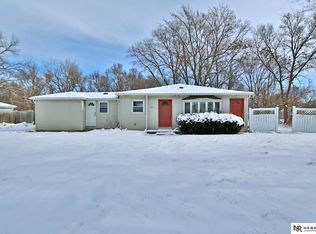 1221 N 85th St, Omaha, NE 68114