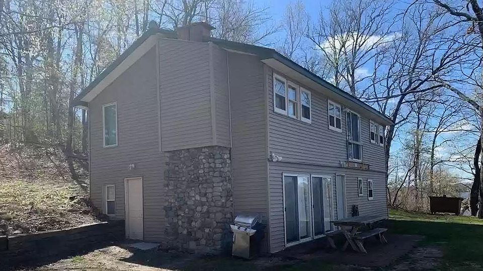 1st image of 19416 520th Ln