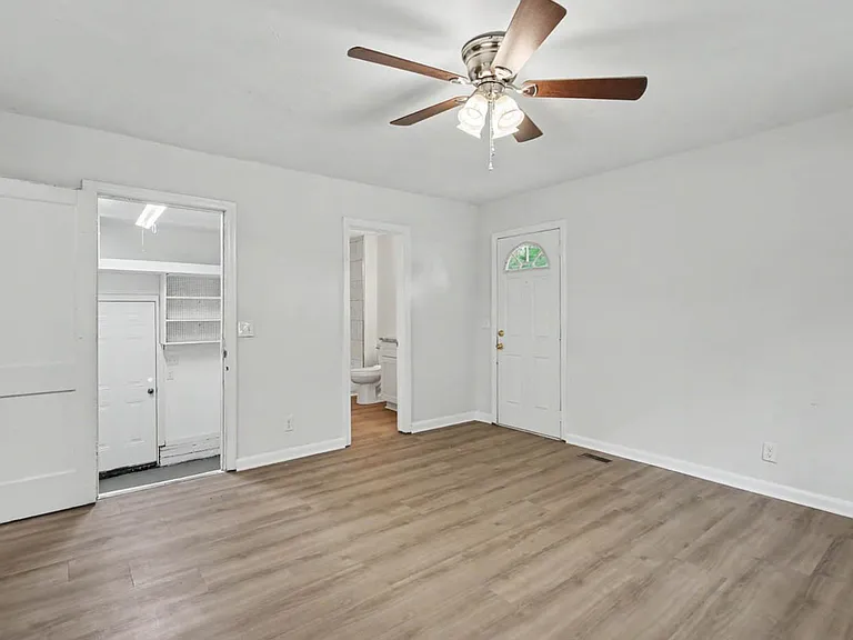 1221 Burlington Rd — Photo 16