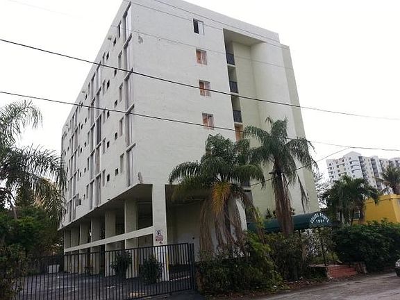 3rd image of 1531 NW 16th Ave APT 704