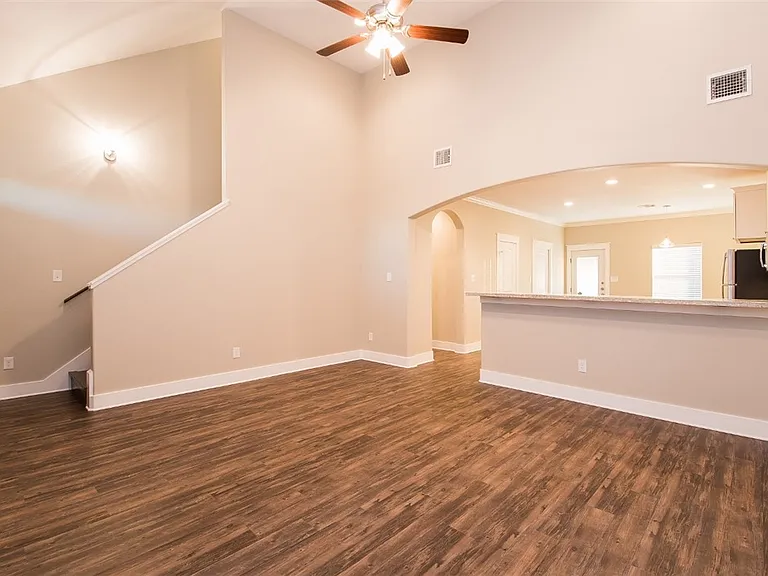 216 Howdy Ct — Photo 11