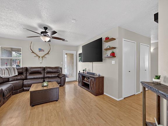 5th image of 901 Perry Meadows Dr NE