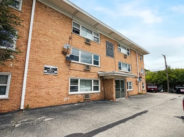10737 S Lloyd Dr #8, Worth, IL 60482
