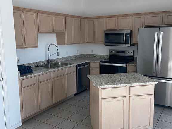 3rd image of 15405 Seamount Cay Ct APT B