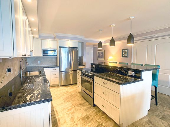 4th image of 1001 W Ocean Dr #2-304