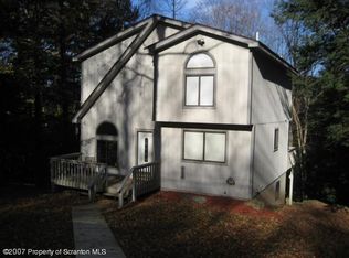 3567 Chestnut Hill Dr, Lake Ariel, PA 18436