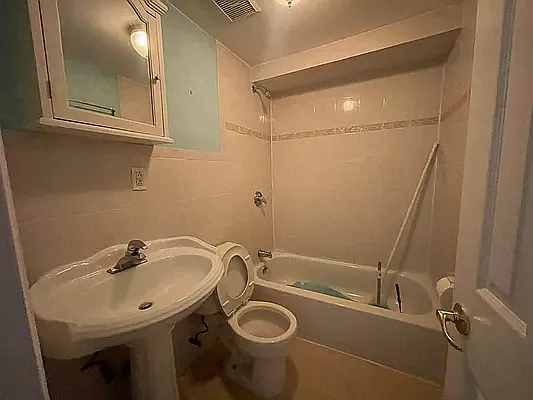 Rented by Friedman Mayer, LREB | media 6