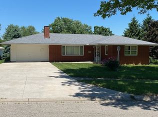 503 E Carleton St, Toledo, IA 52342