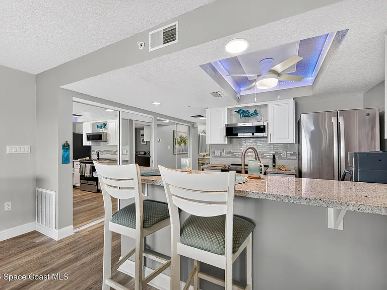 606 Shorewood Dr #C402 — Photo 17