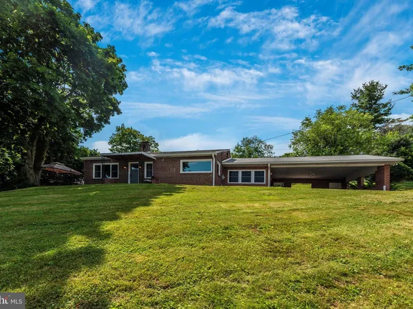 226 Highland Ave, Waynesboro, PA 17268